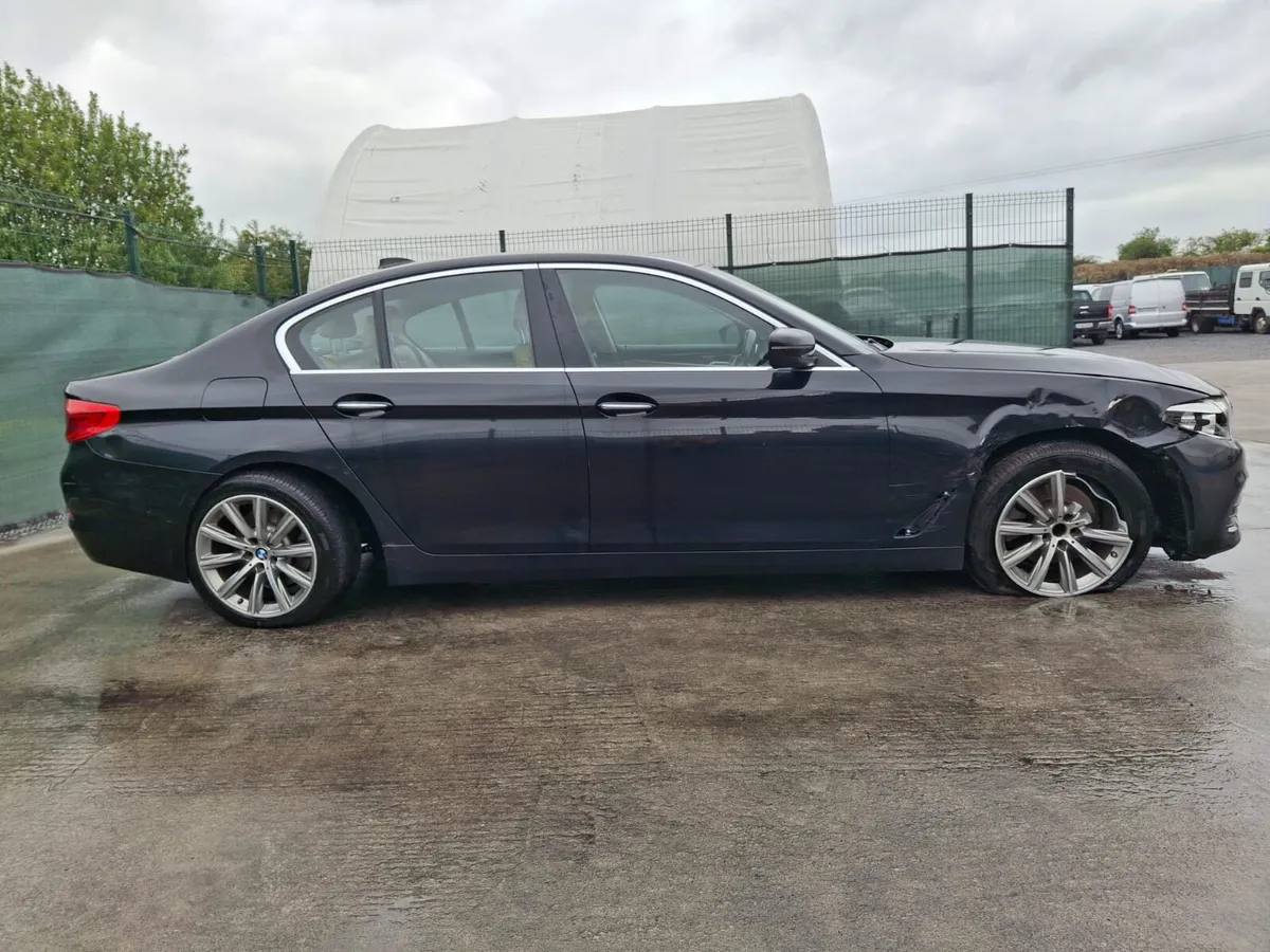 2017 BMW 520D  G30  Automatic - Image 4