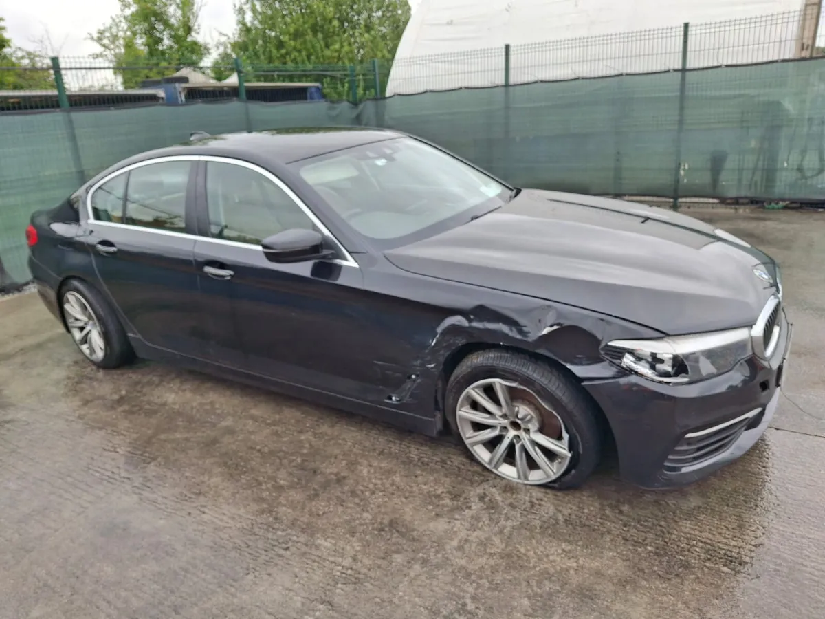 2017 BMW 520D  G30  Automatic - Image 3