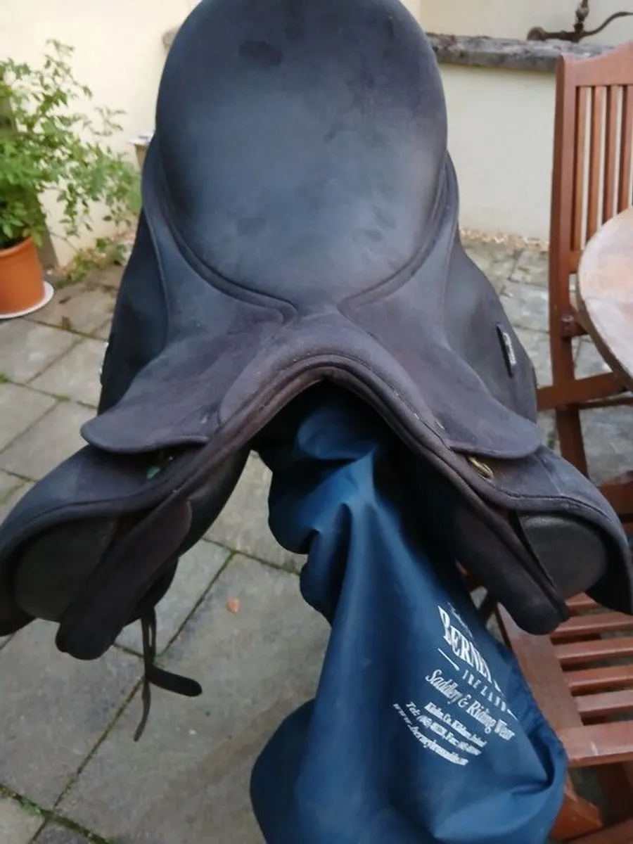 WINTEC Dressage Saddle - Image 1