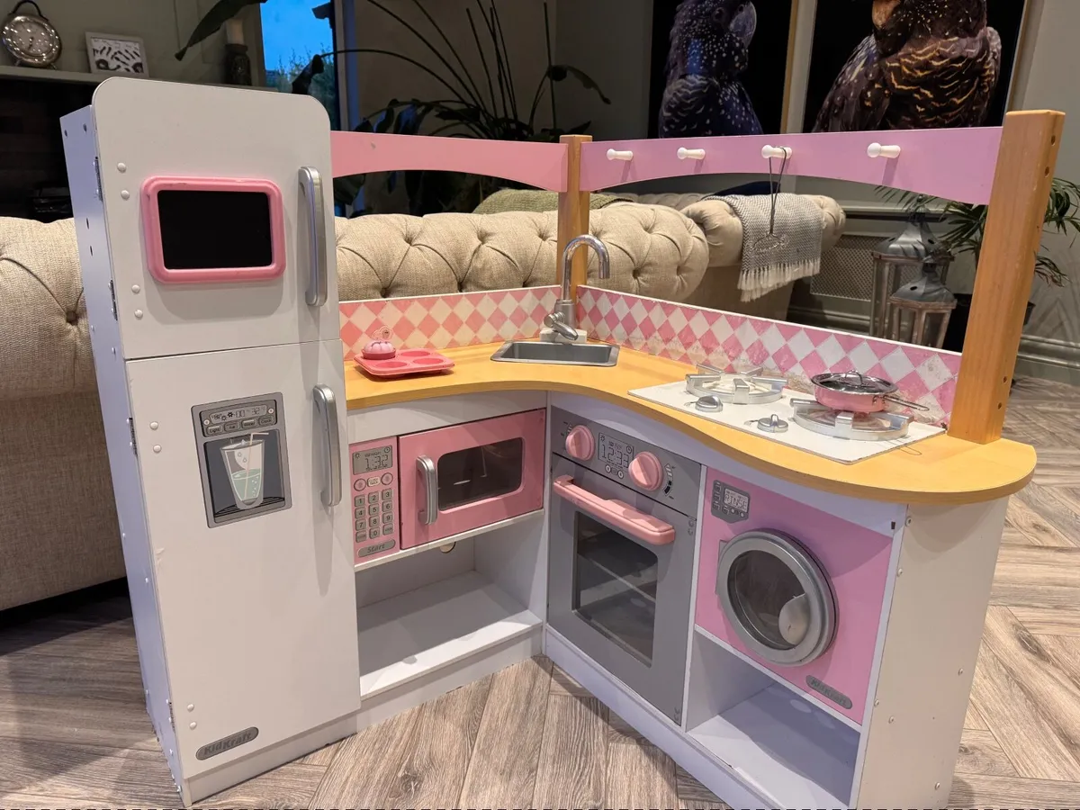 Toys - Image 1