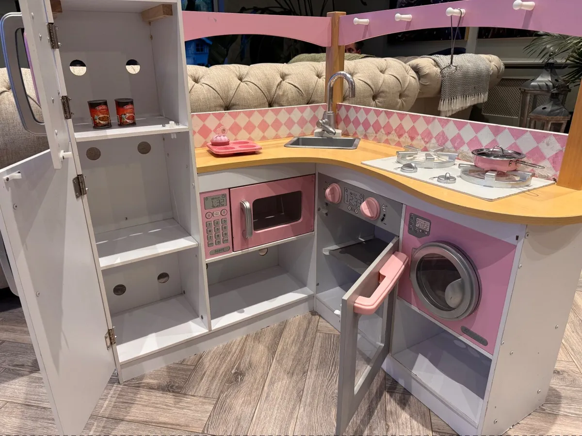 Toys - Image 3