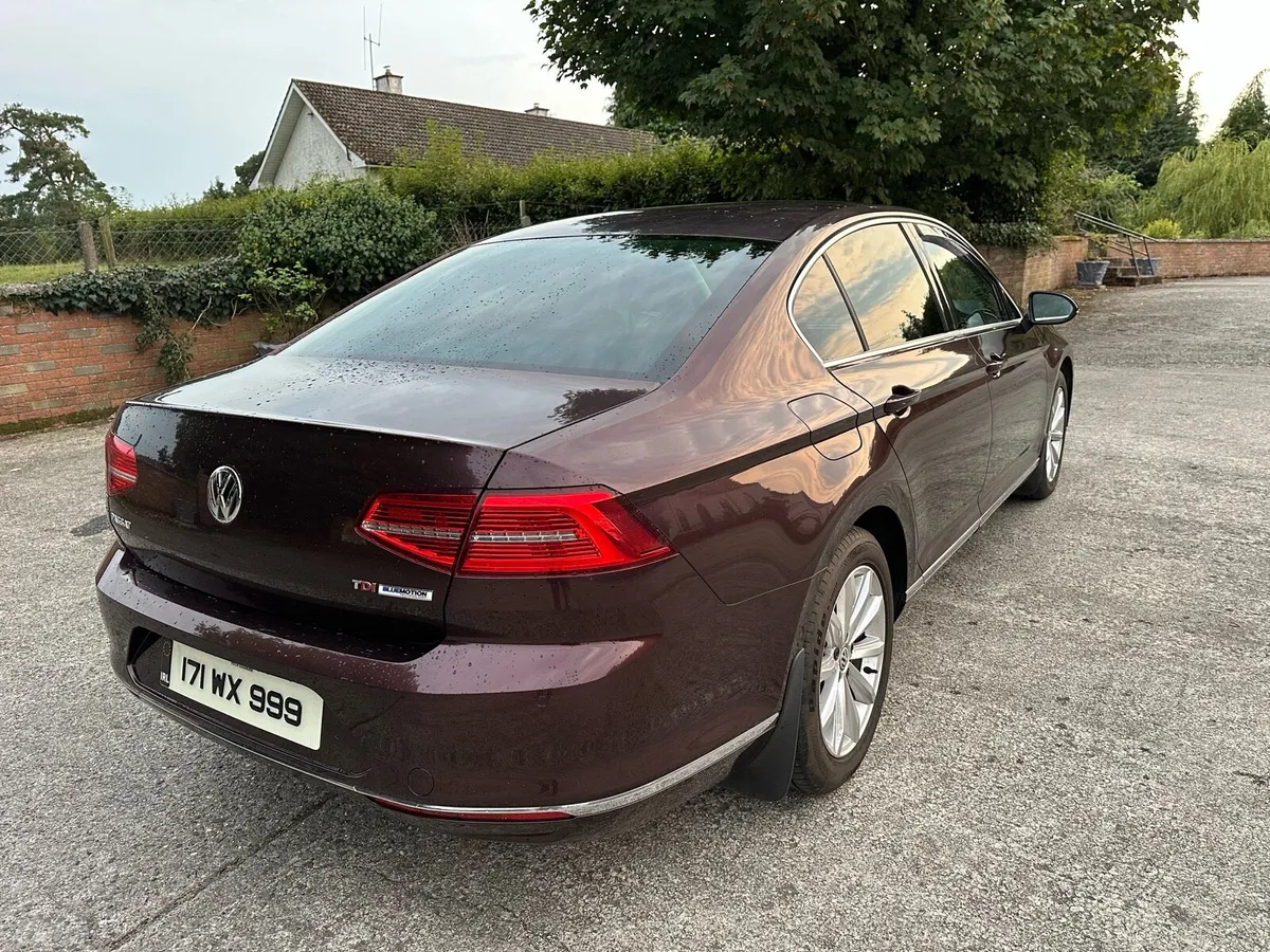 Volkswagen Passat - Image 4