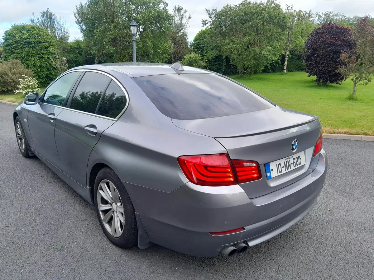 BMW 5 Series 2010 - Image 3