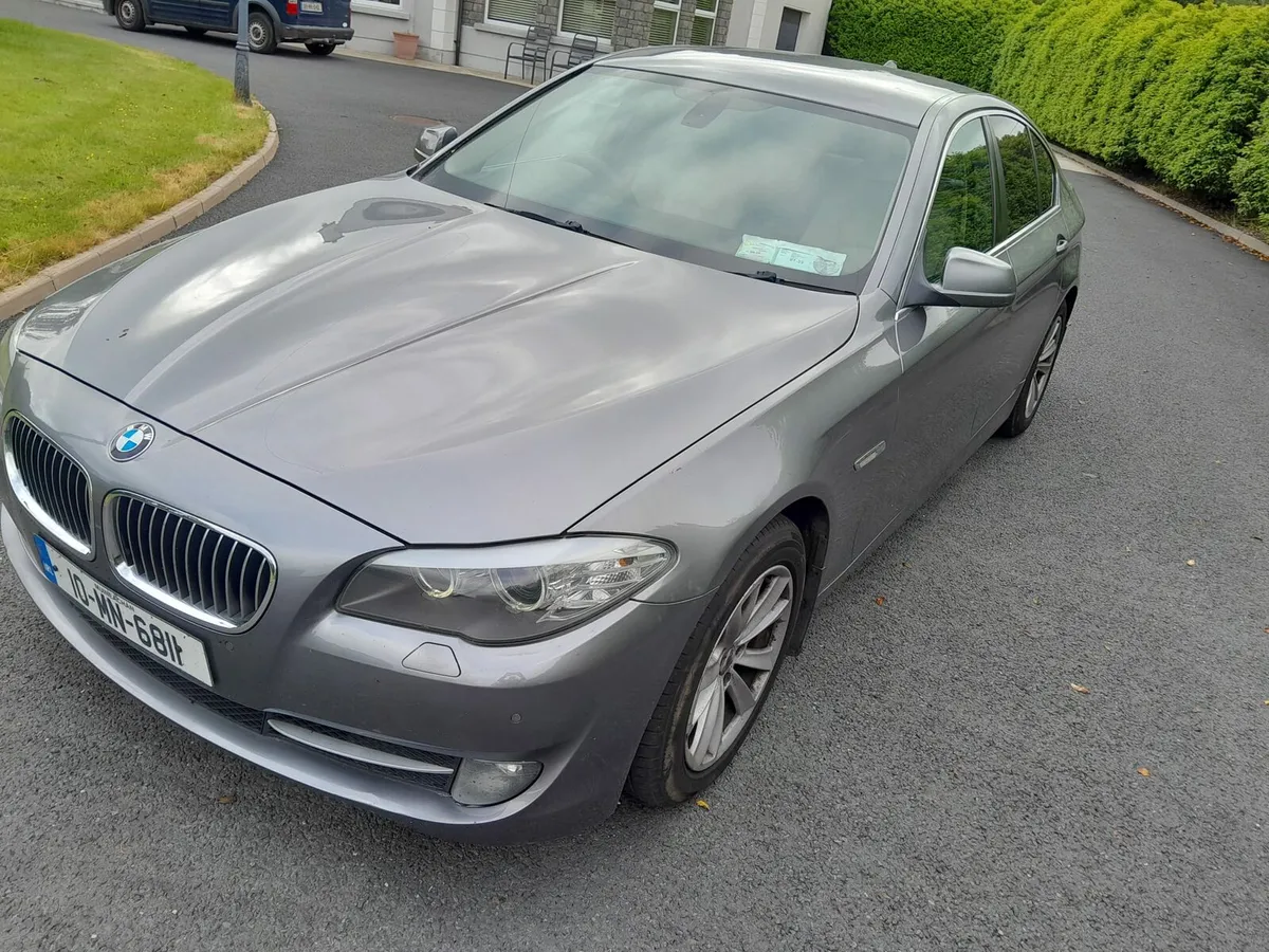 BMW 5 Series 2010 - Image 4