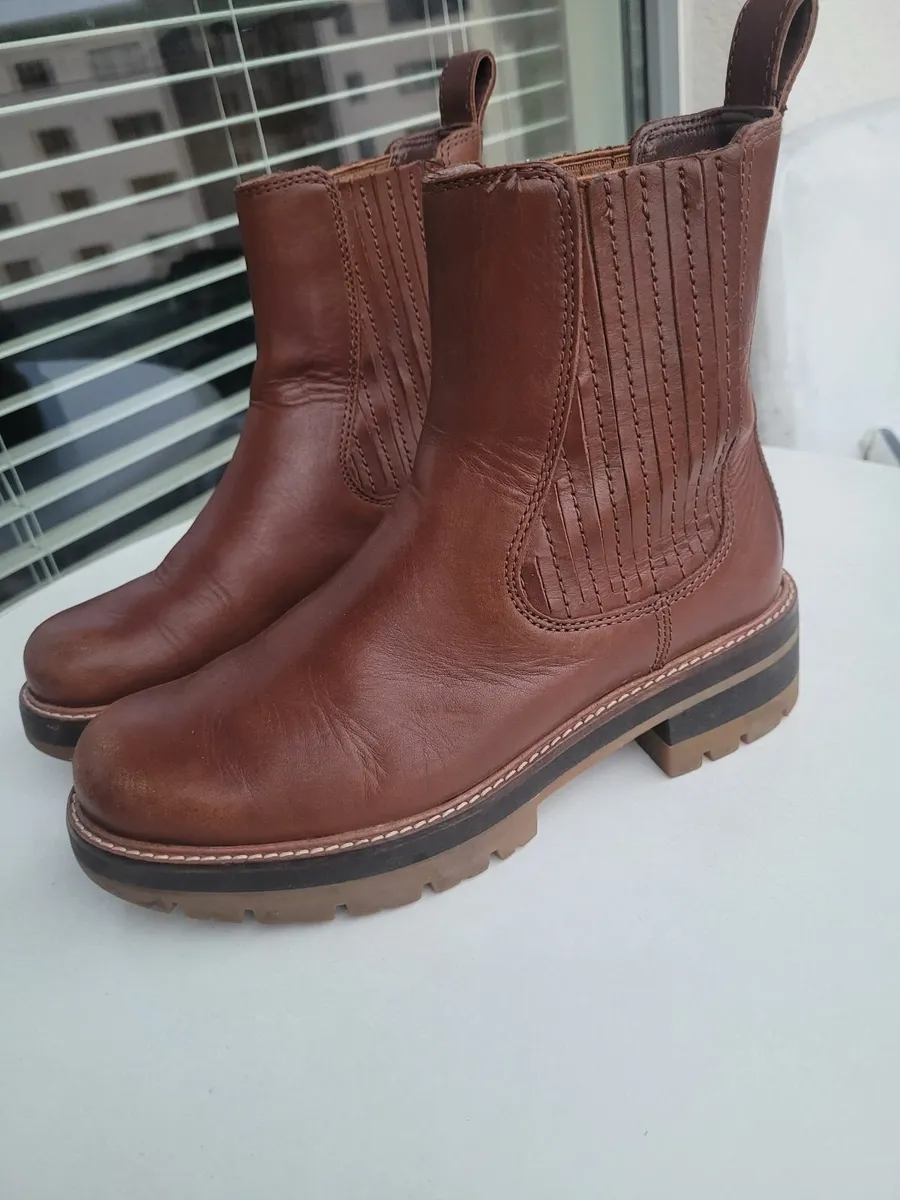 Winter boots - Image 2