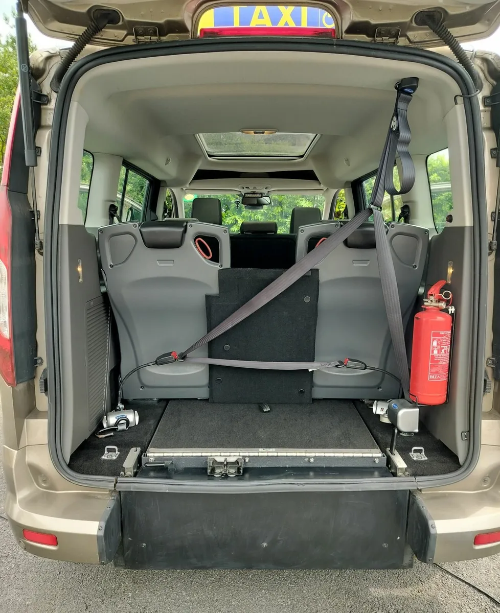 Wheelchair Access Ford Tourneo Connect Taxi Spec - Image 4