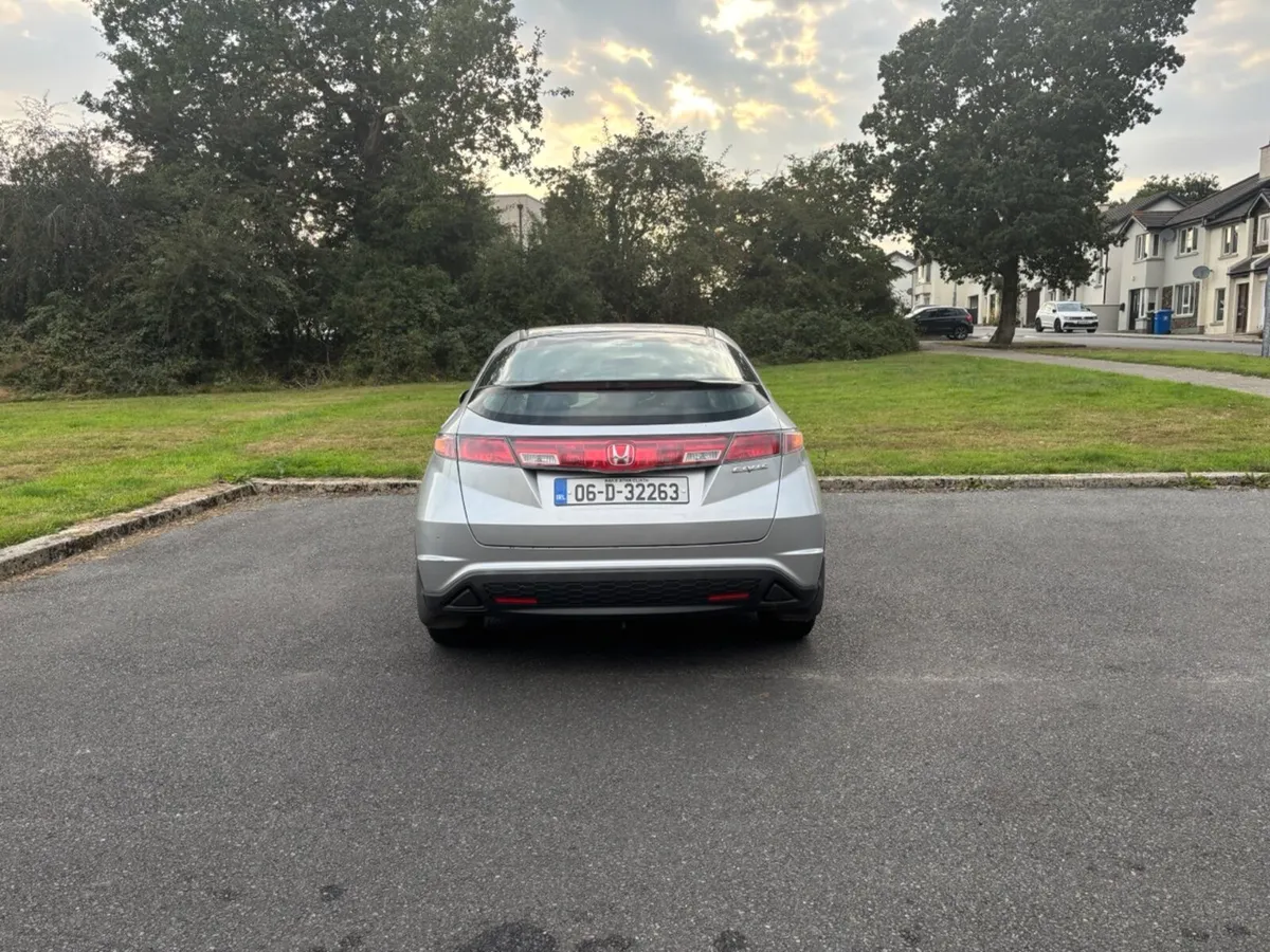 Honda civic - Image 4