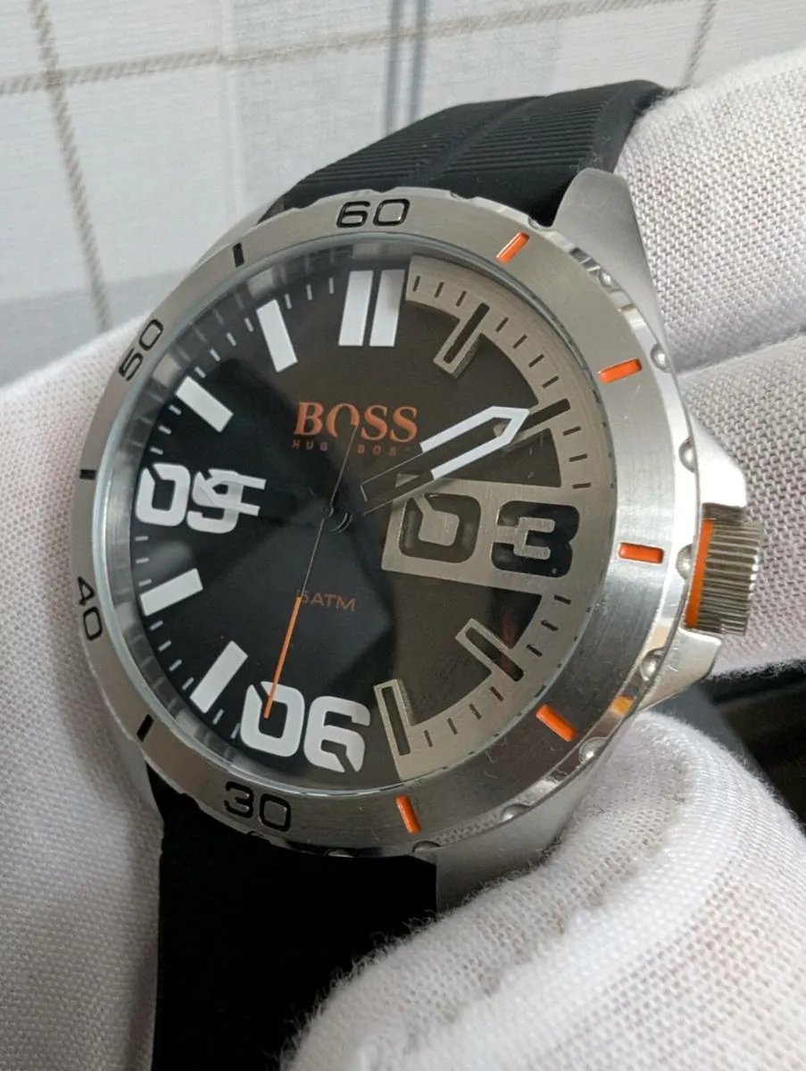 Hugo Boss Men's stylish Wristwatch - Image 1