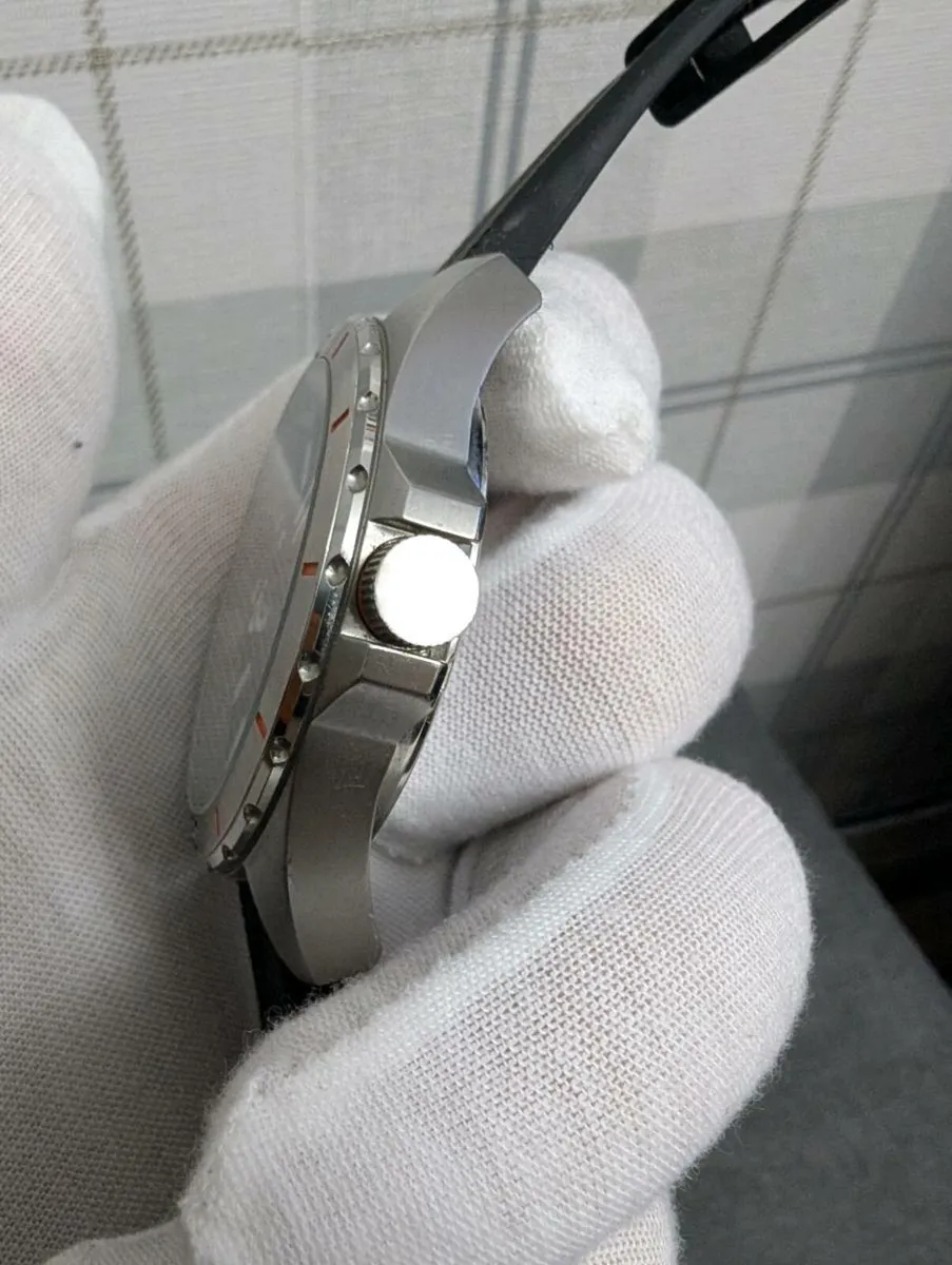 Hugo Boss Men's stylish Wristwatch - Image 3