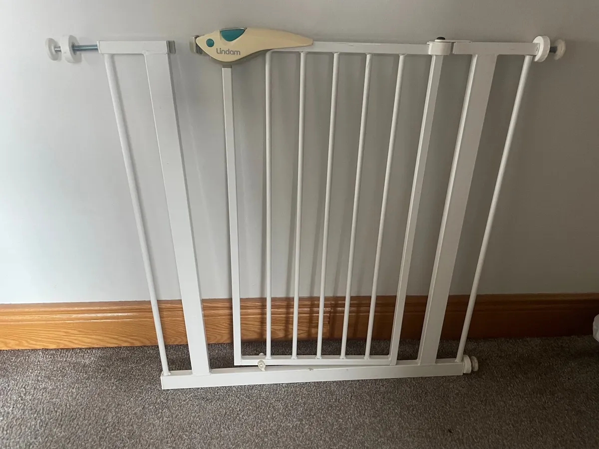 Stair gate x 3 - Image 1
