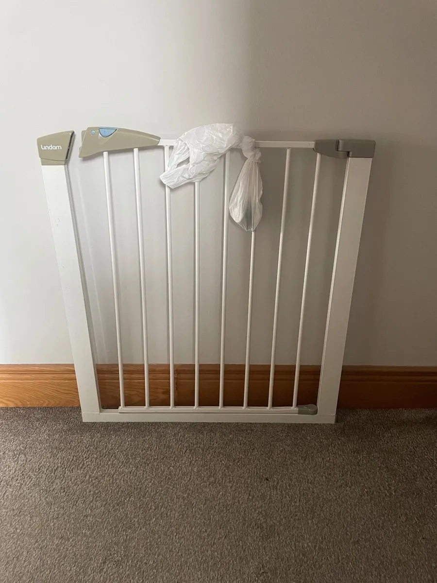 Stair gate x 3 - Image 2