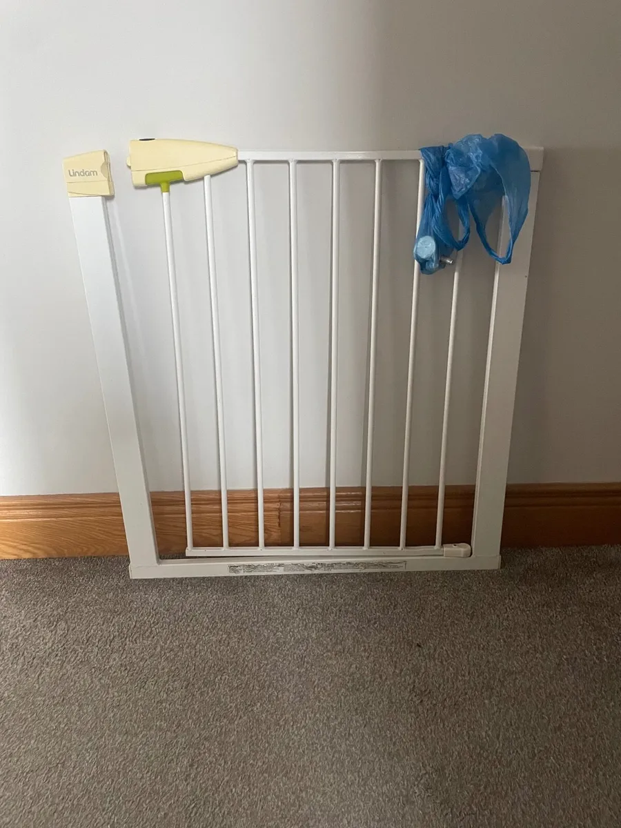Stair gate x 3 - Image 3