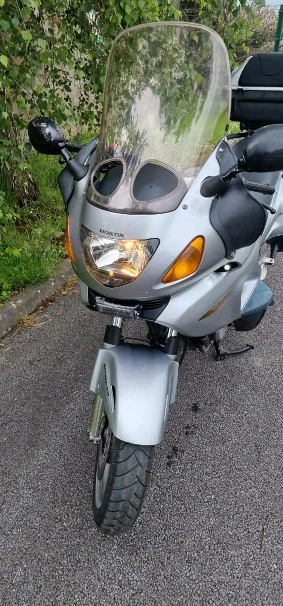 2003 Honda Deauville 650 - Image 2