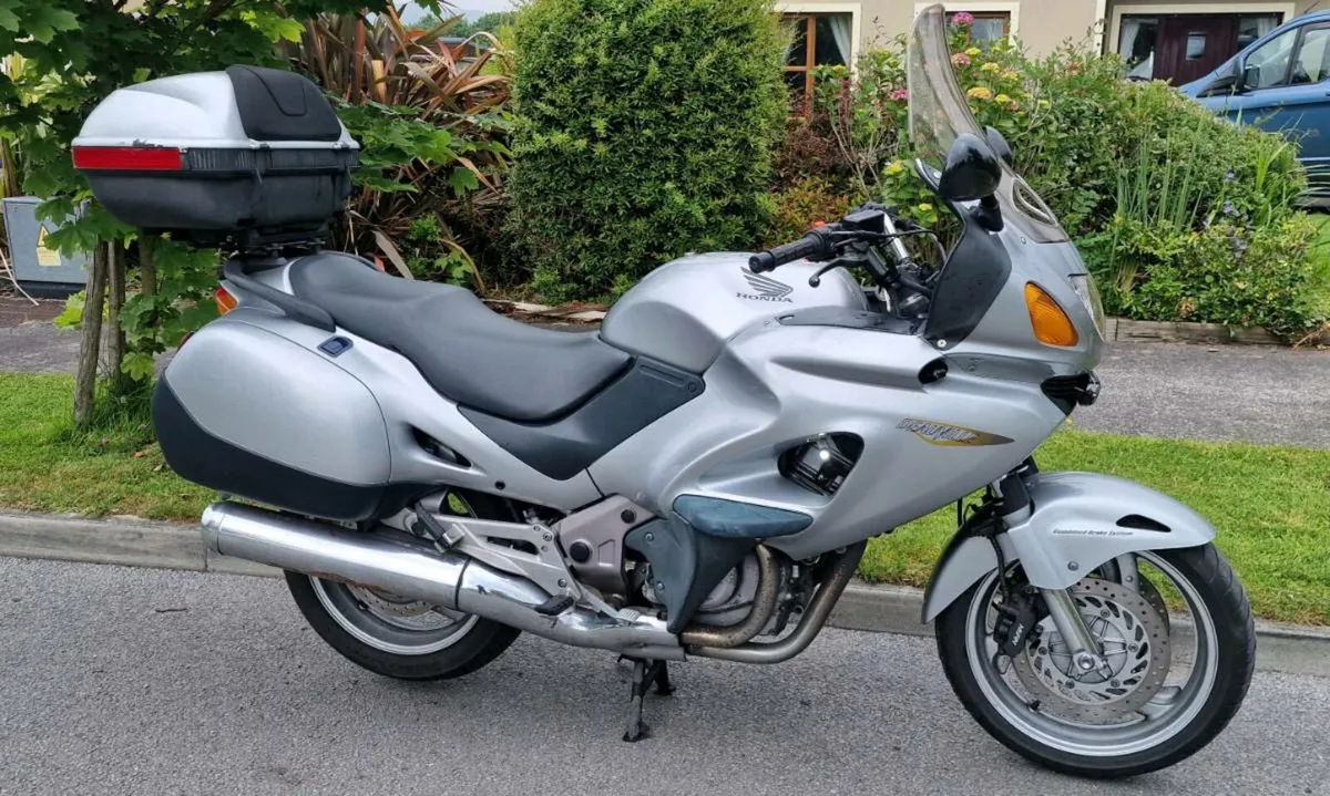 2003 Honda Deauville 650 - Image 3
