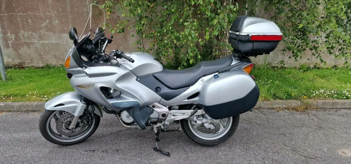 2003 Honda Deauville 650 - Image 4