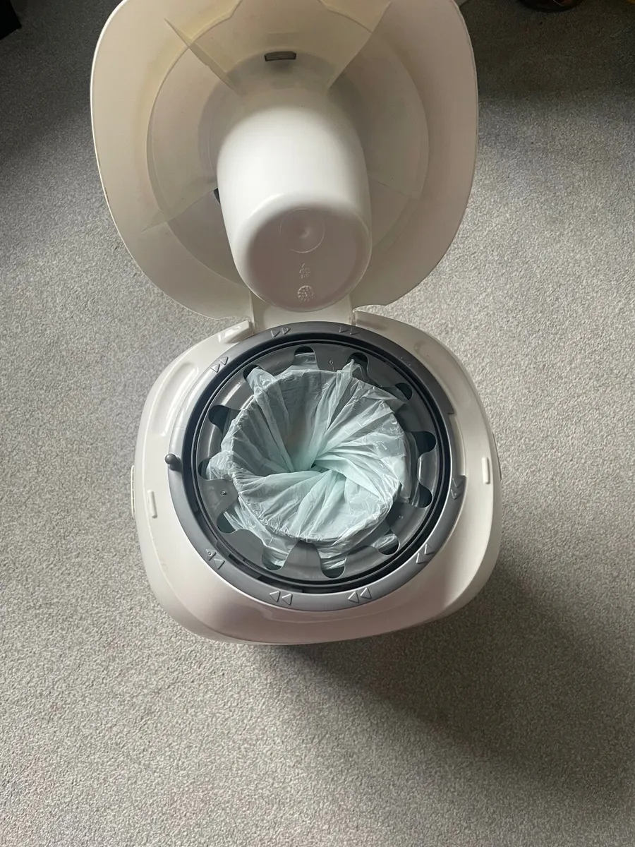 Tommee Tippee Nappy Dispenser - Image 2