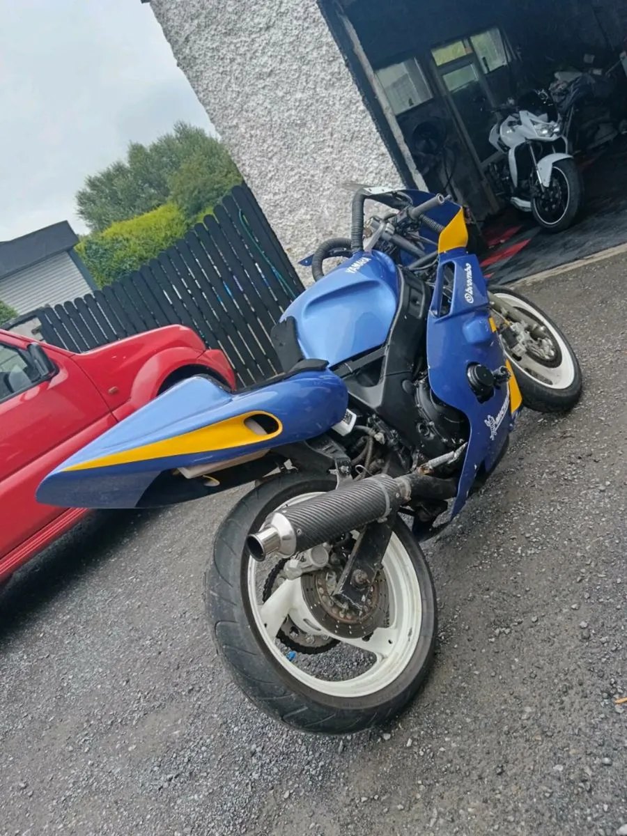 Yamaha fzr600r - Image 2