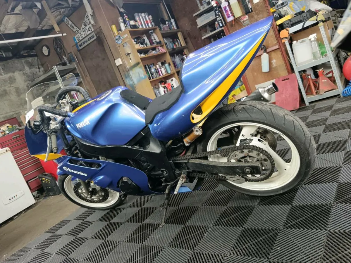 Yamaha fzr600r - Image 3