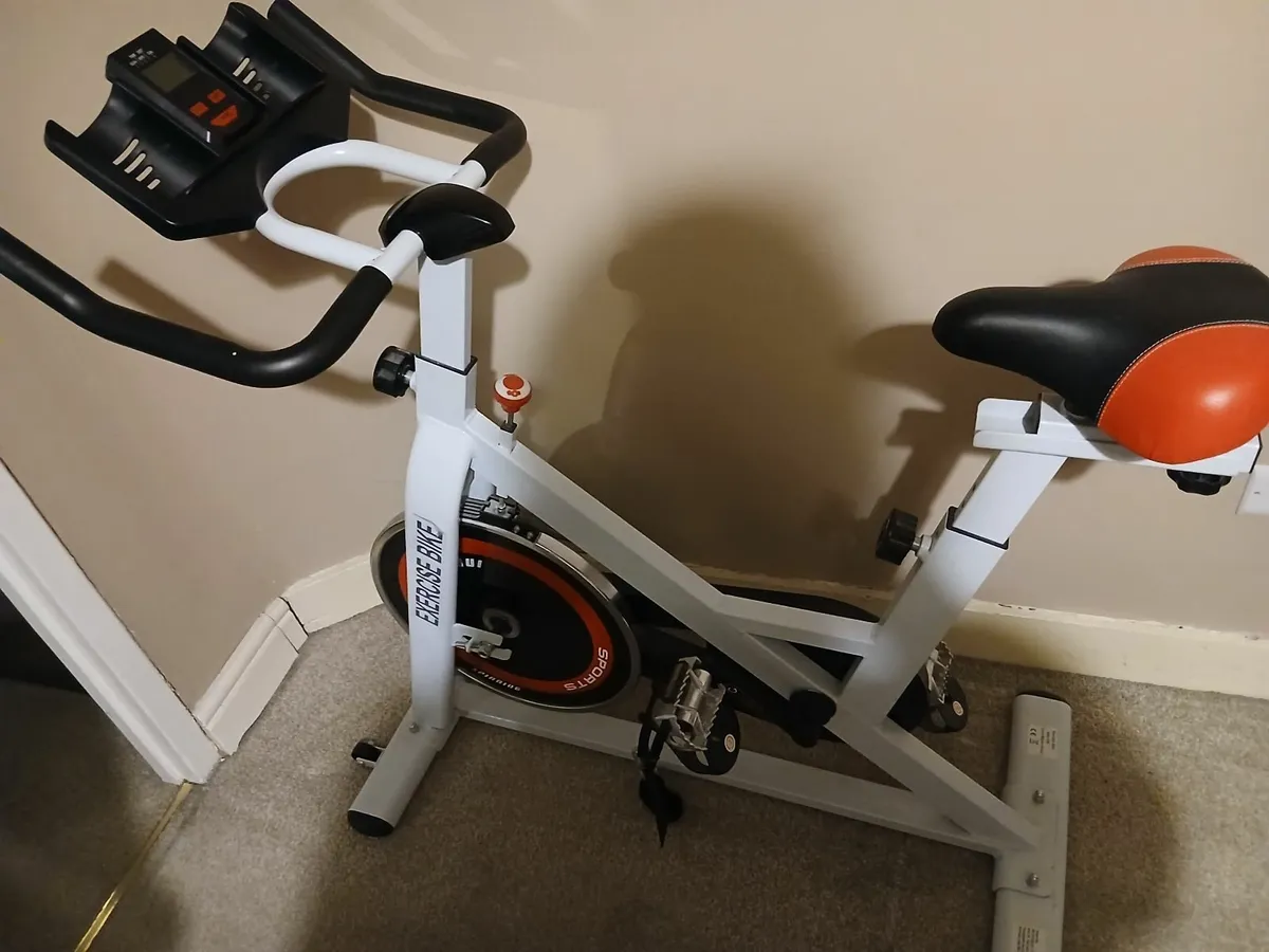 spin bike - Image 1