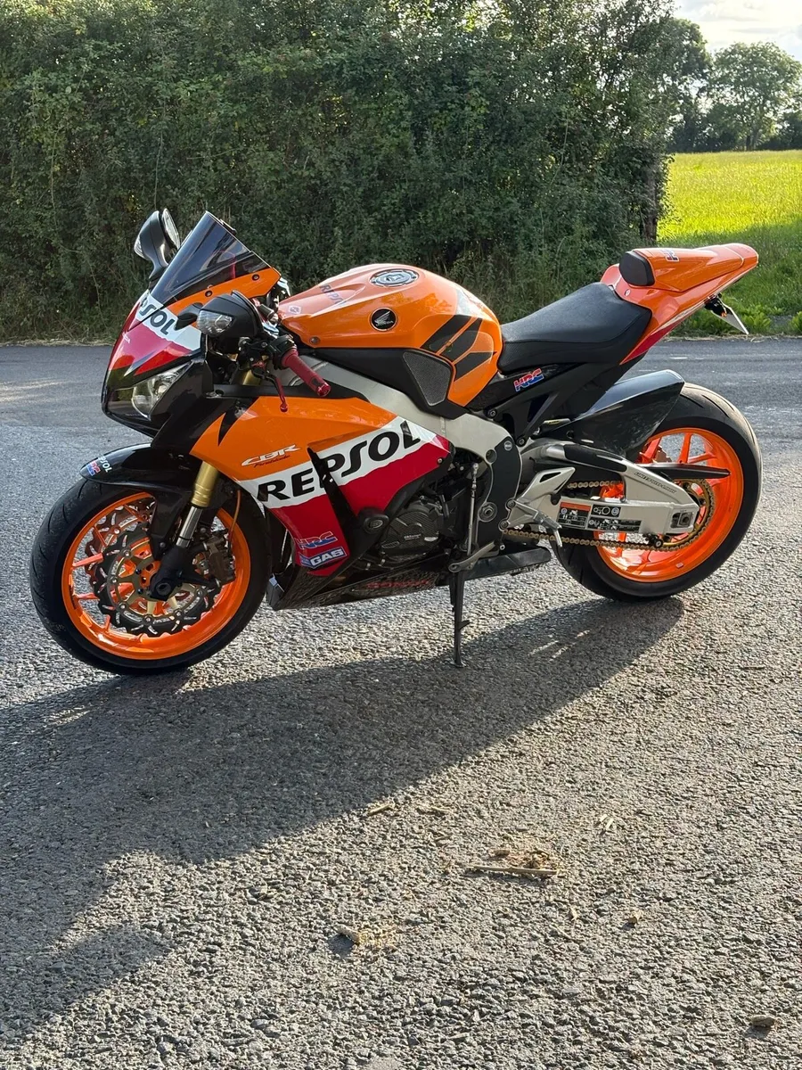 Honda Cbr 1000rr (Repsol edition) - Image 3