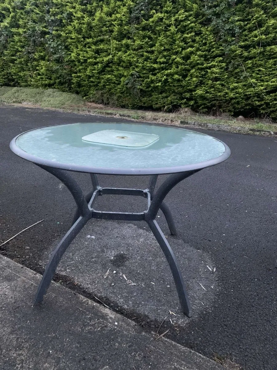 Table & Chairs - Image 1