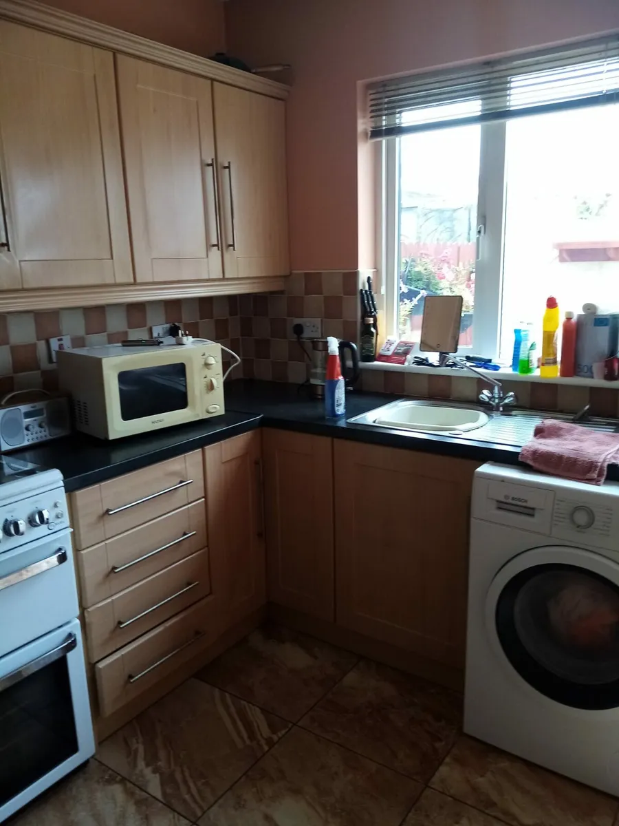 Fitted  kitchen - Image 2