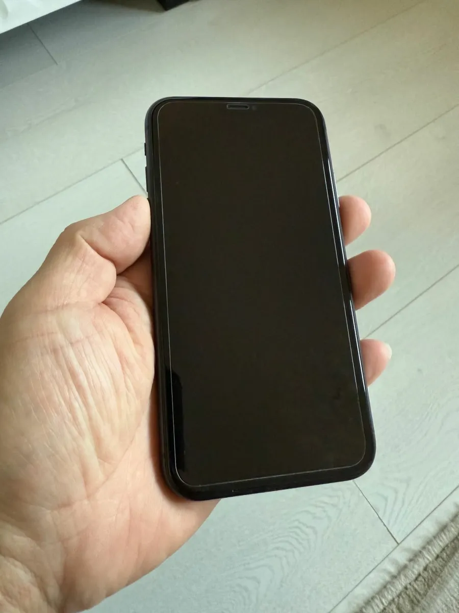 iPhone 11 64GB Unlocked Black - Image 2