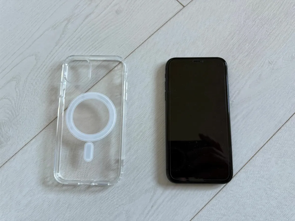 iPhone 11 64GB Unlocked Black - Image 4