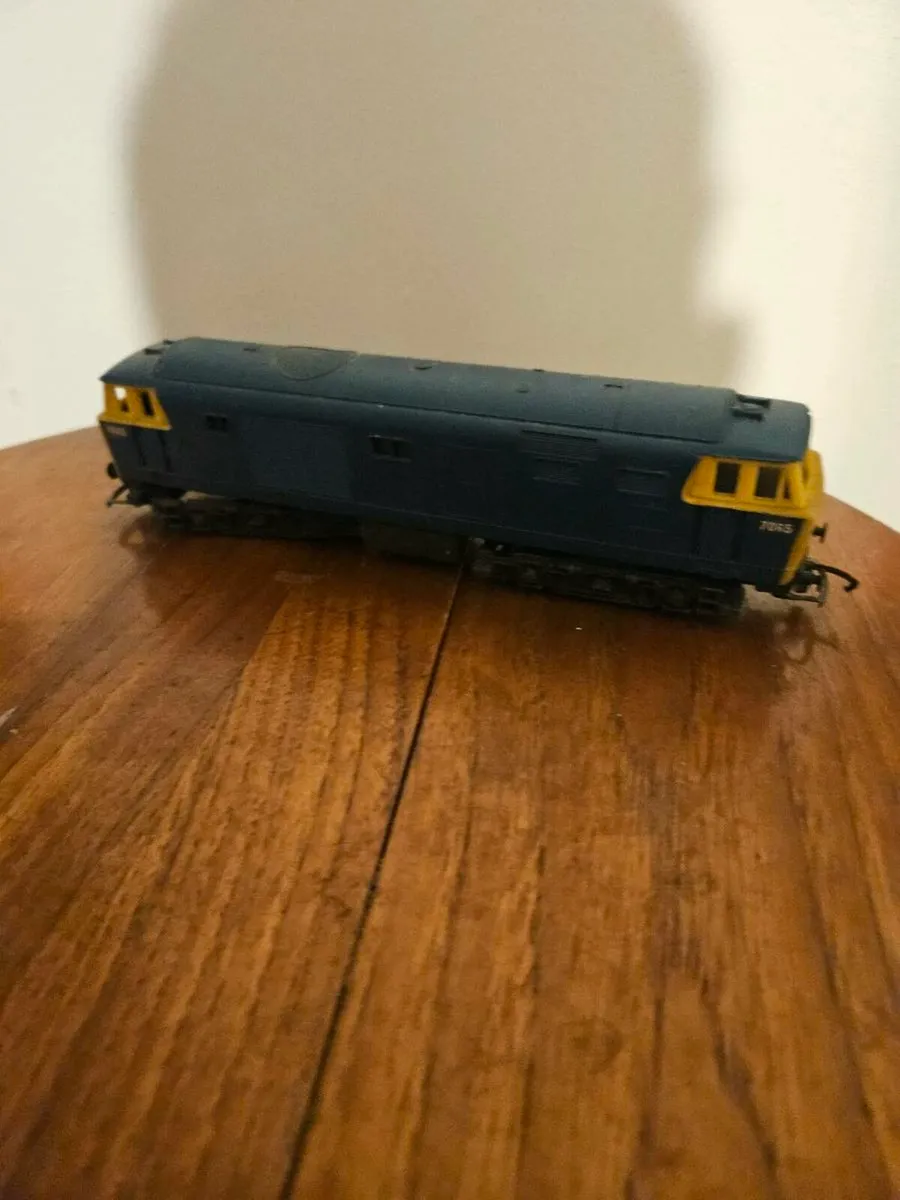 Hornby OO Gauge Hymek Engine - Image 2
