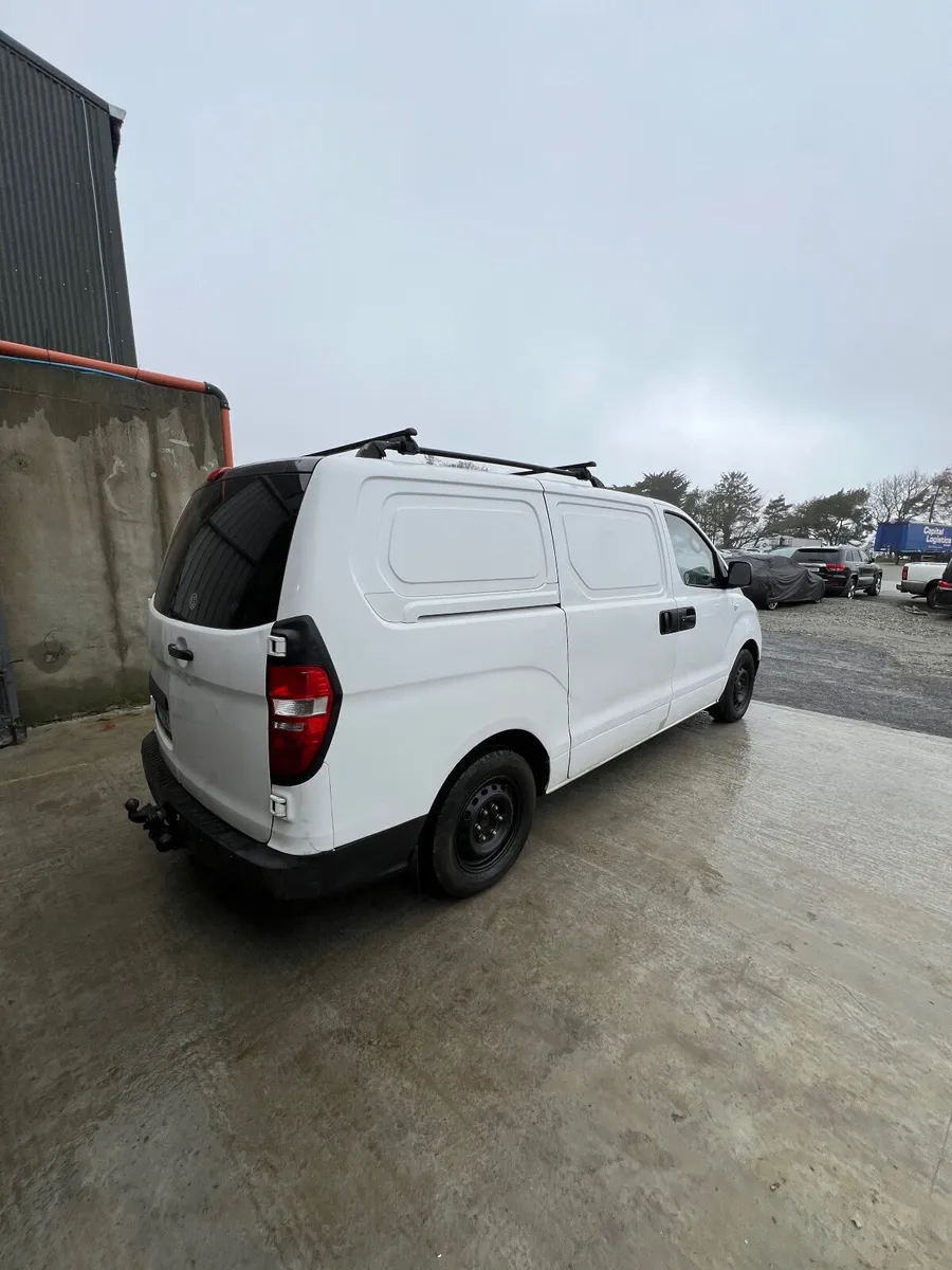 Hyundai H1 for part or repair - Image 1