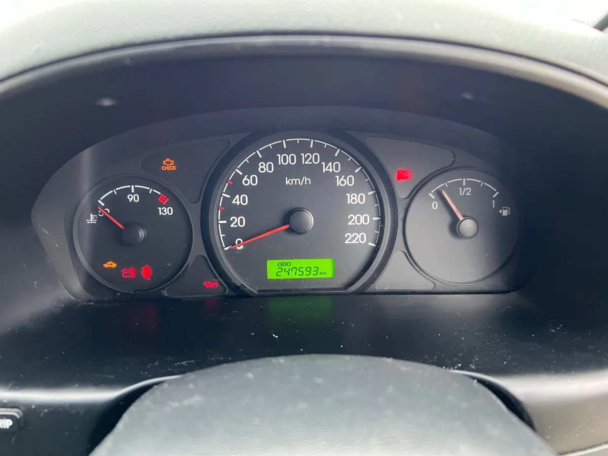 Hyundai H1 for part or repair - Image 2