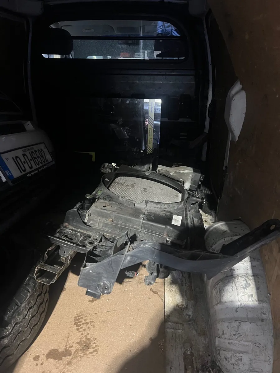 Hyundai H1 for part or repair - Image 4