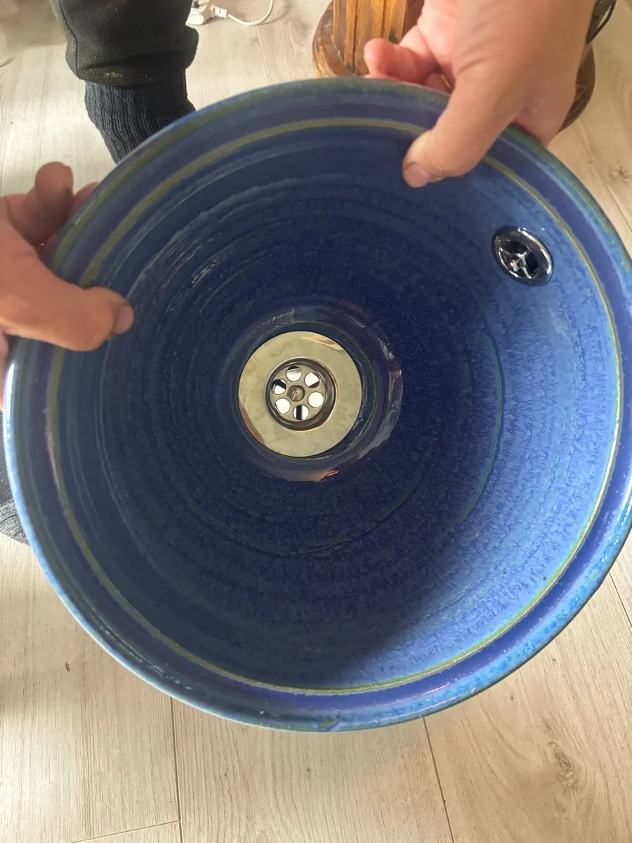Louis Mulcahy small pottery hand basin - Image 3