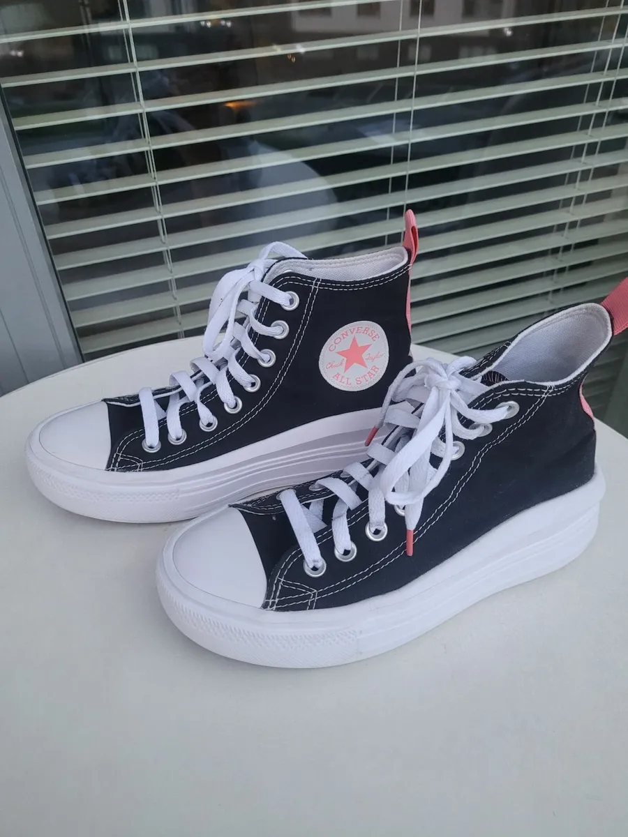 Converse - Image 1