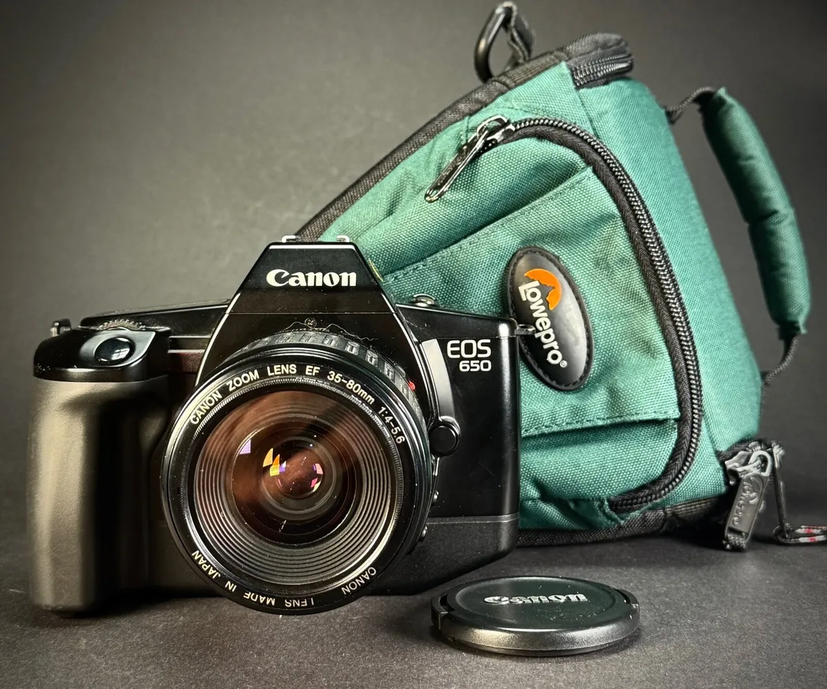 Canon EOS 650 film SLR camera - Image 1