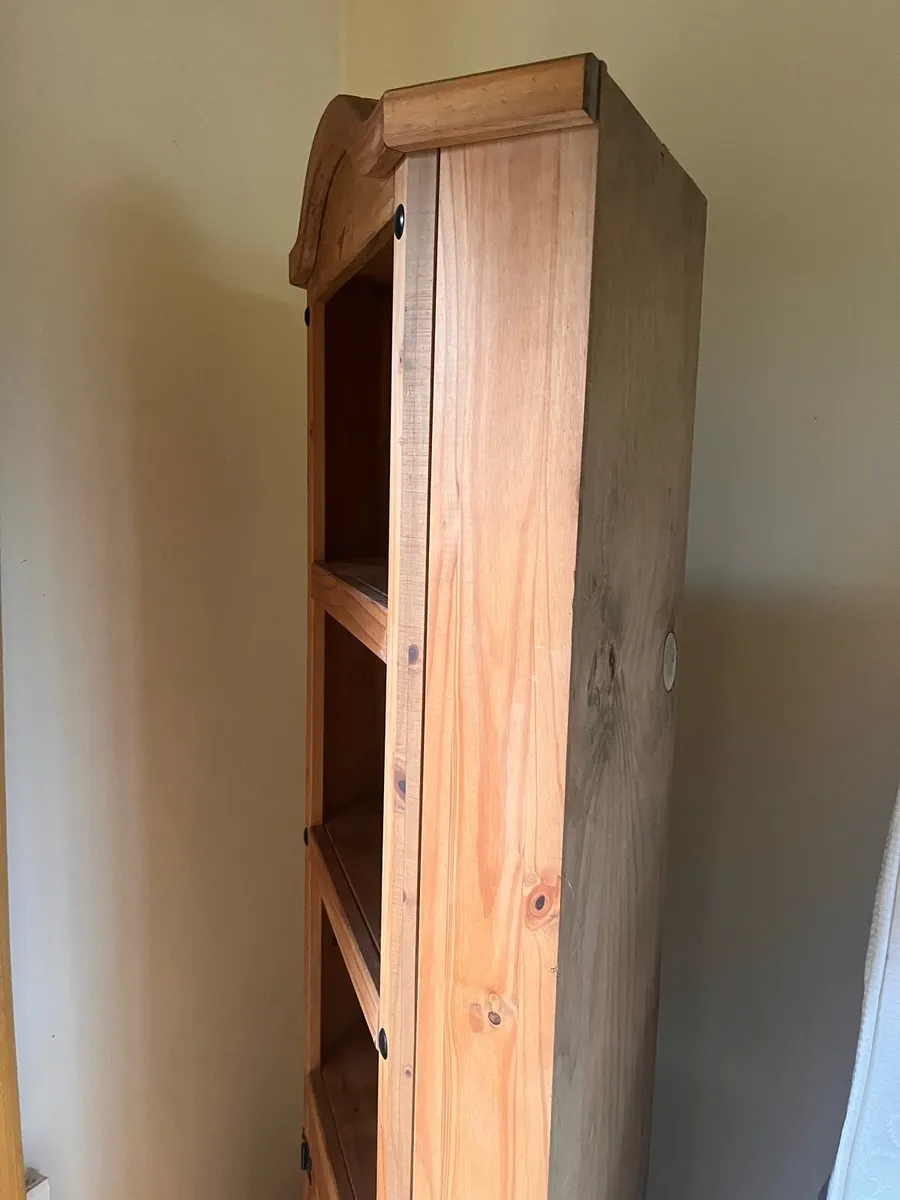 Mexican pine corner dresser - Image 4