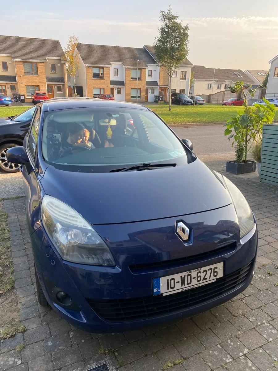 Renault Grand Scenic 2010 - Image 1