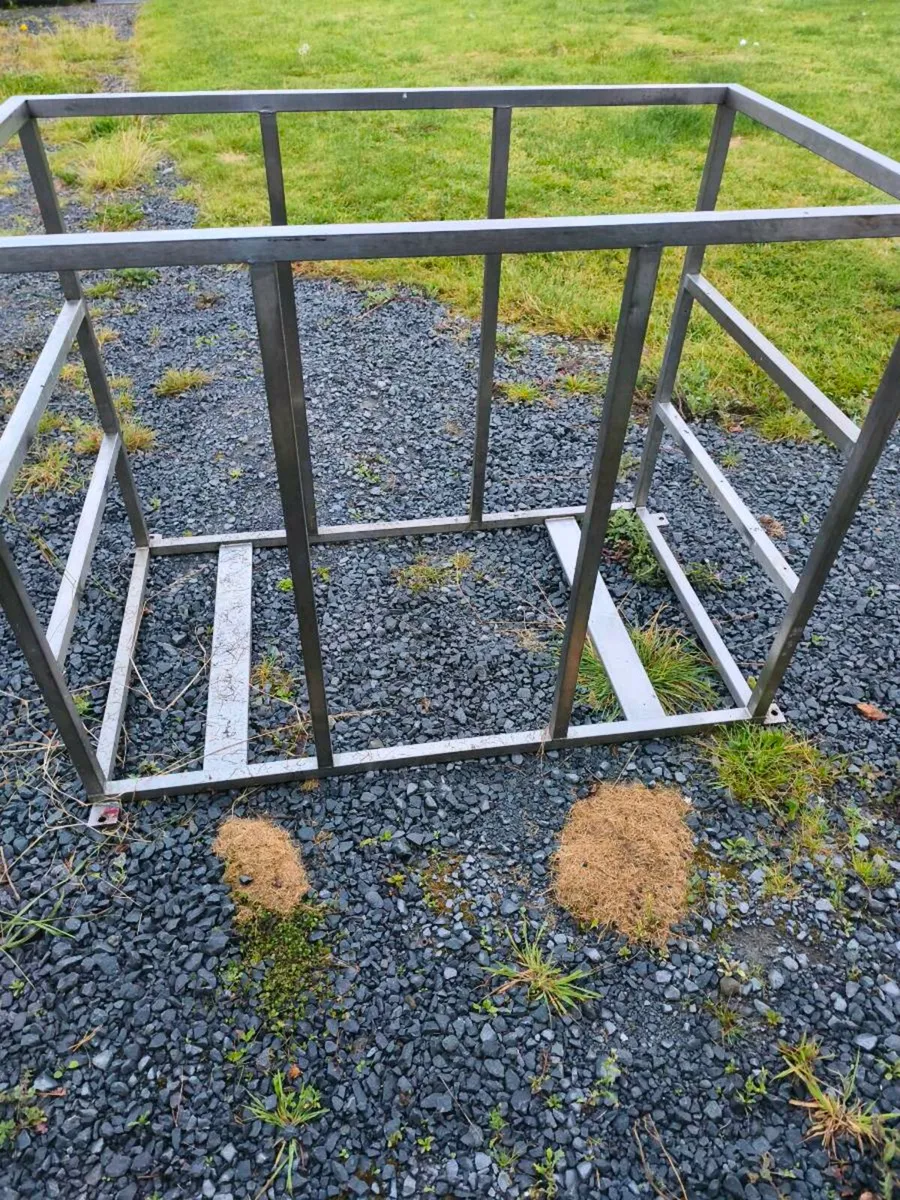 Aluminium frame - Image 1
