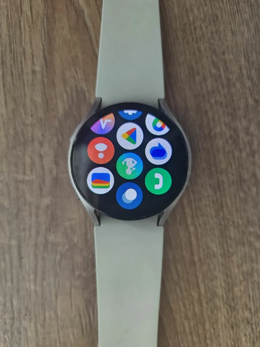 Samsung Watch - Image 3