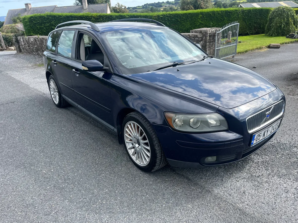 Volvo V50 2005 - Image 2