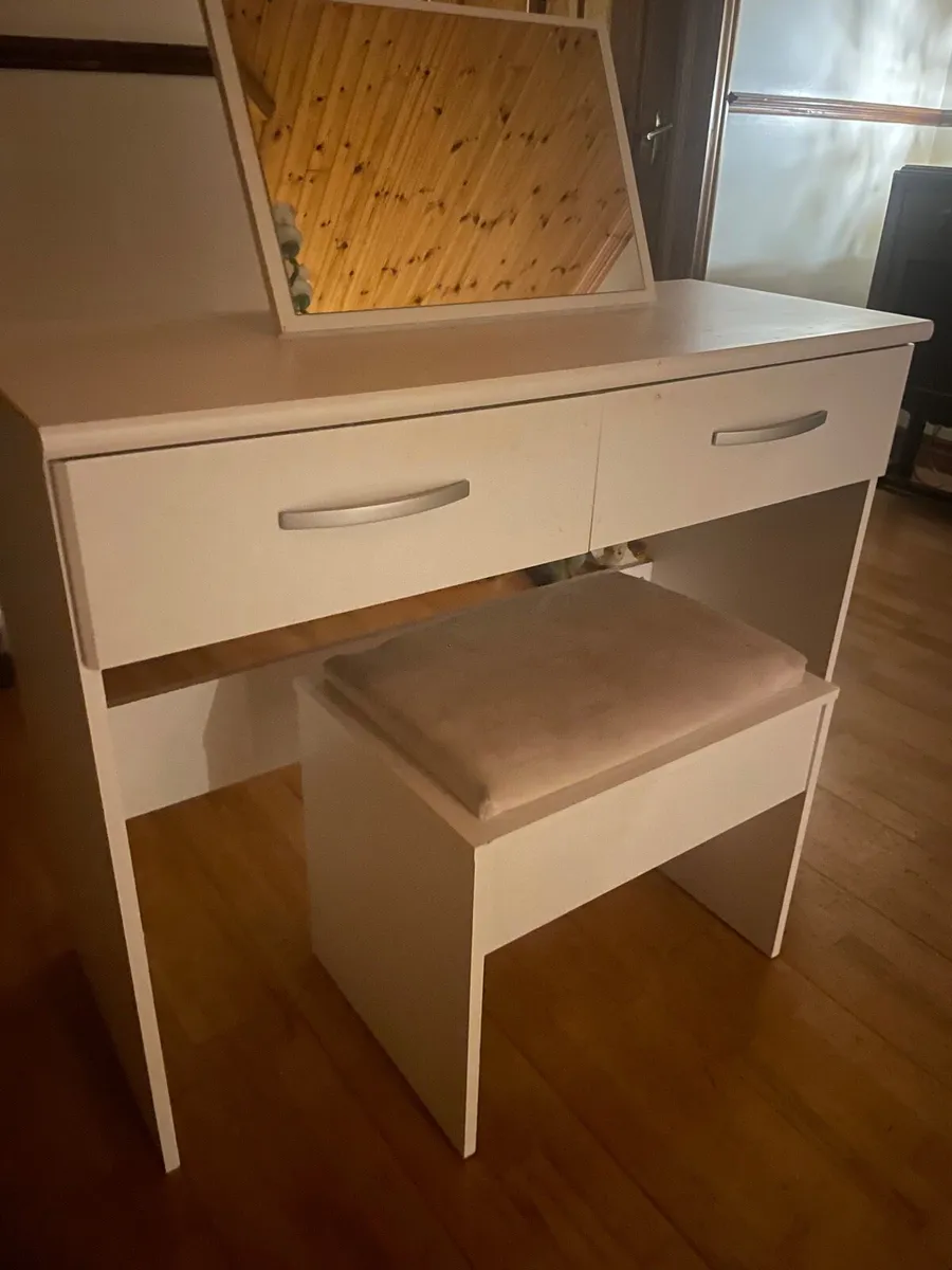 Make Up Desk - Image 1