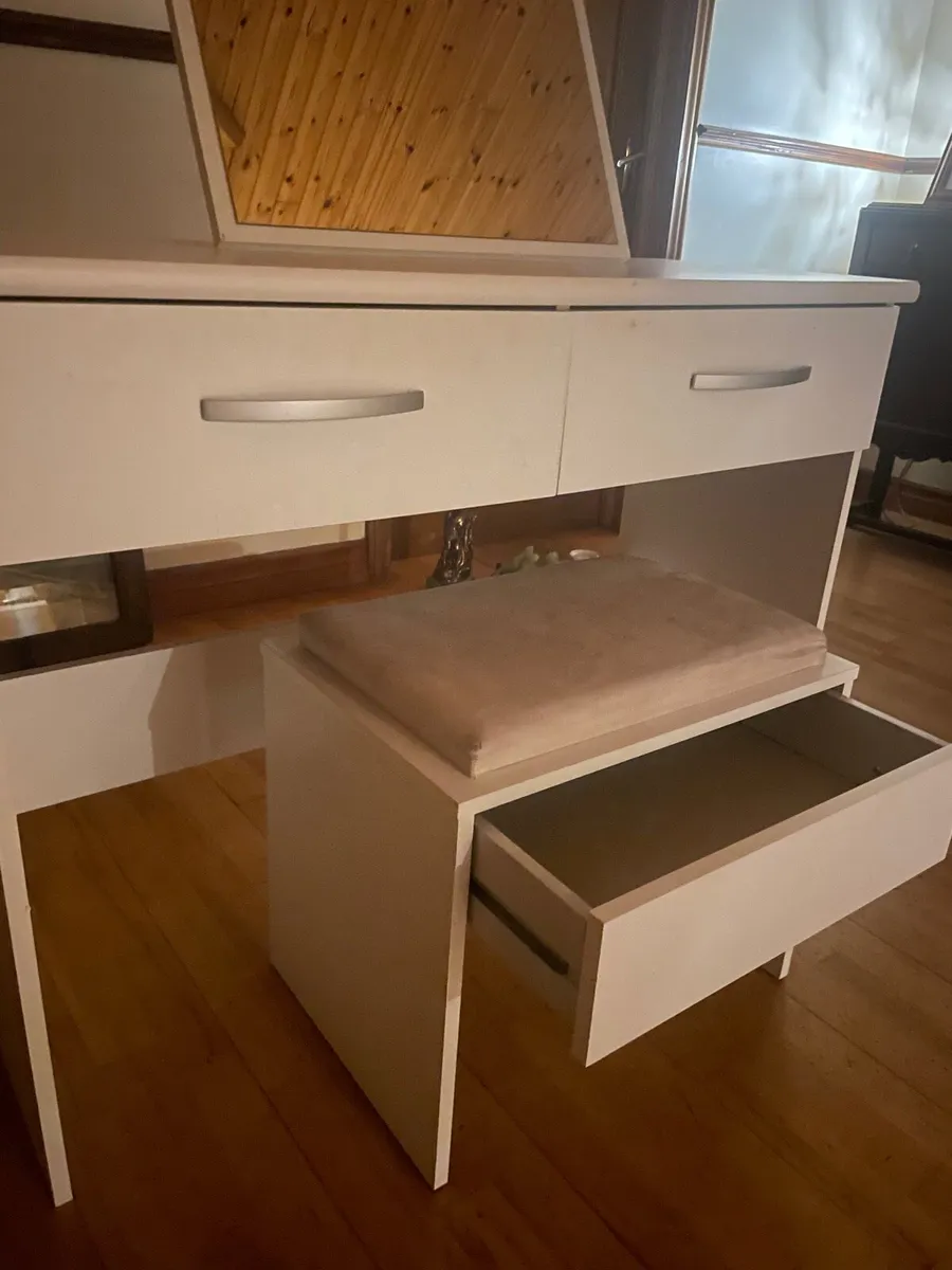 Make Up Desk - Image 2