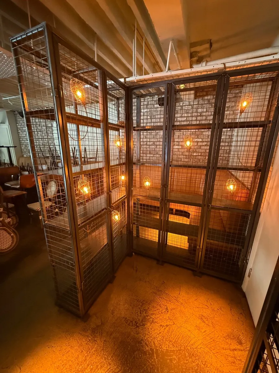 Commercial Restaurant / Bar Fittings - Image 1