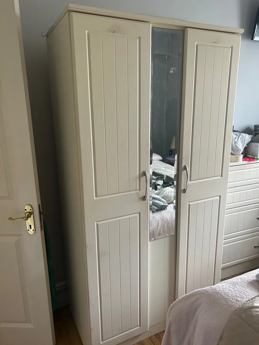 Wardrobe & chest of draws - Image 1