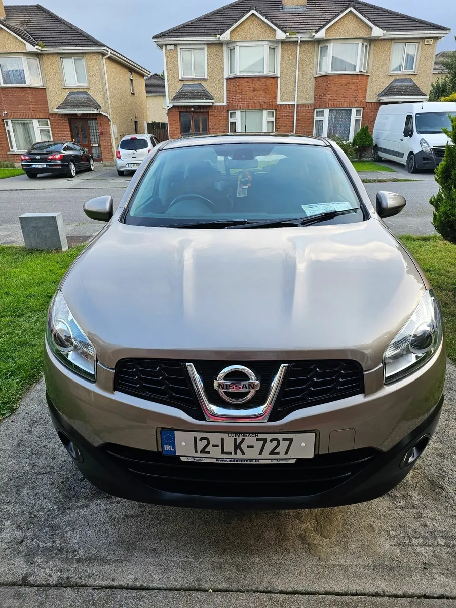 Nissan Qashqai 2012 petrol,sun roof - Image 1