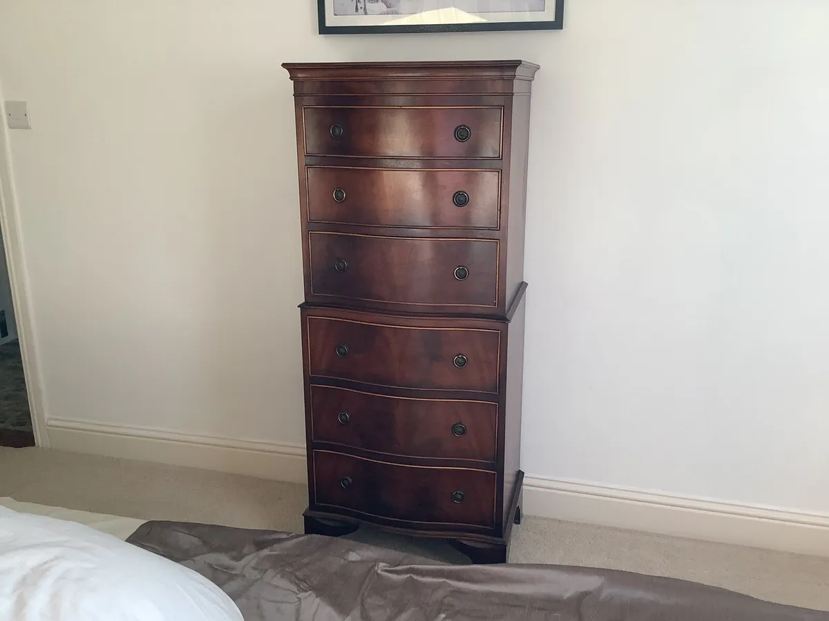 Mahogany Bowfronted Chest of Drawers - Image 2