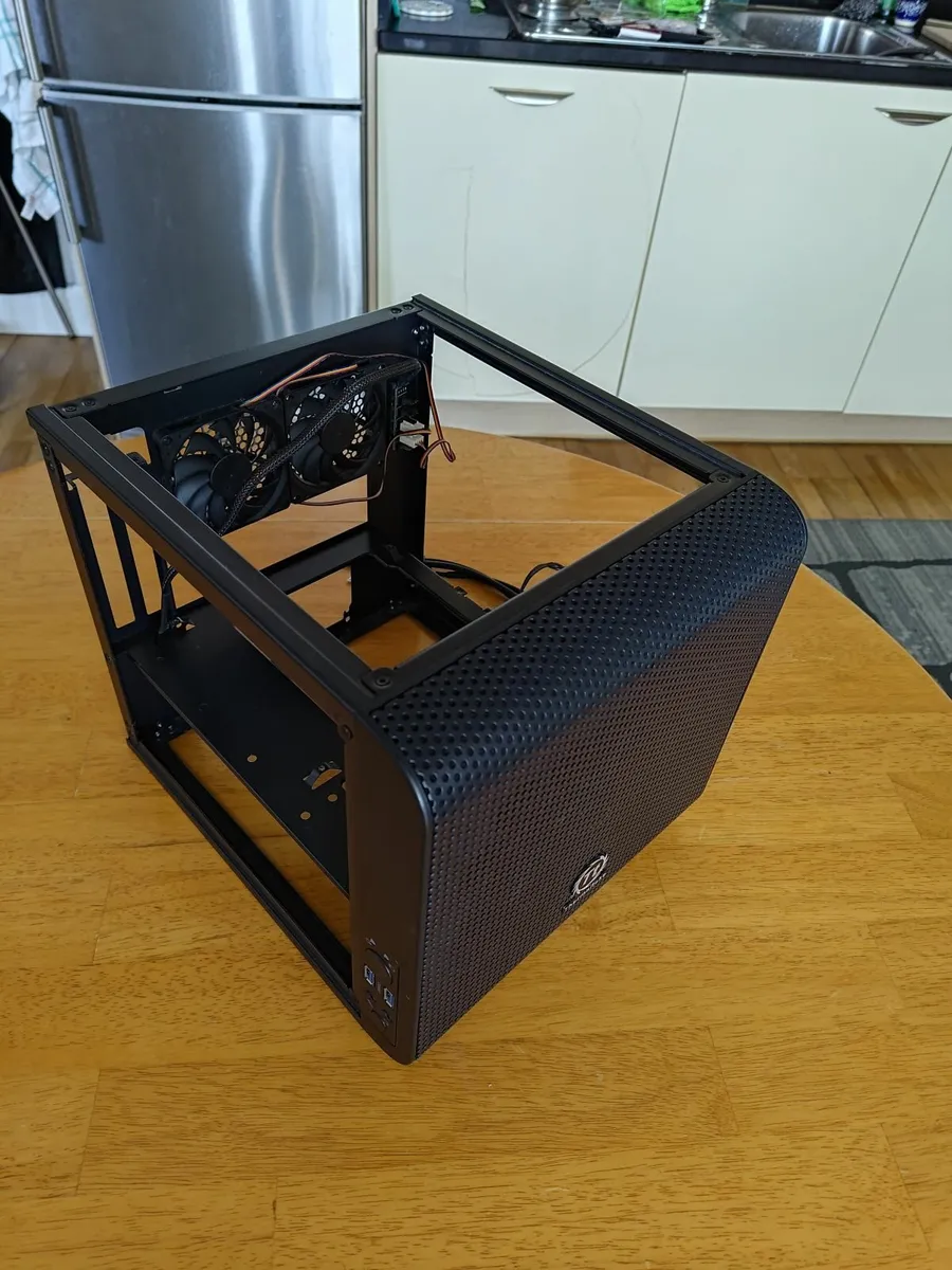 Thermaltake Core V1 mini ITX pc case - black - Image 2