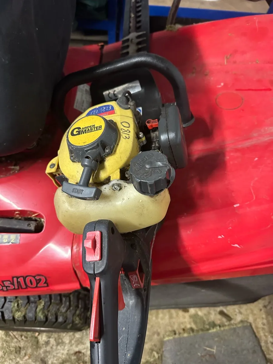 Hedge trimmer - Image 1