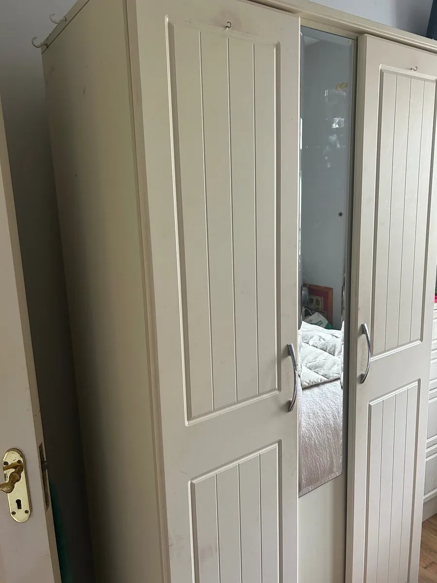 Wardrobe & chest of draws - Image 2
