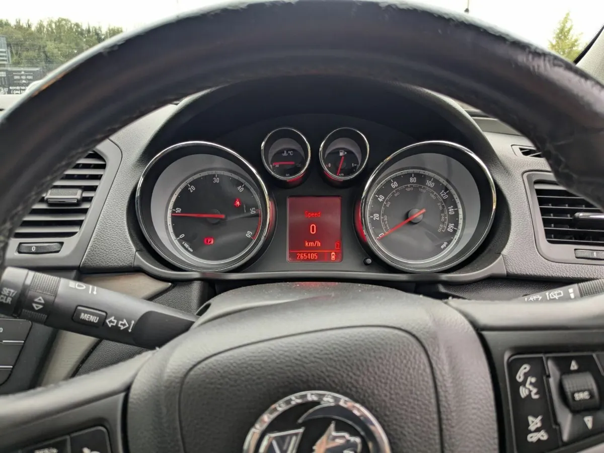 Vauxhall Insignia 2010 - Image 2